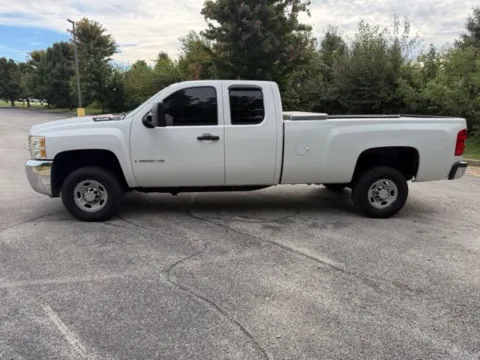 More photos of 2009 Chevrolet Silverado 2500 HD Work Truck at Indy Luxury Motorsports, IN