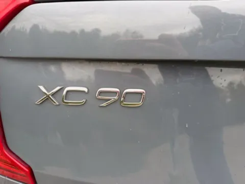 More photos of 2020 Volvo XC90 T6 Inscription at Indy Luxury Motorsports, IN