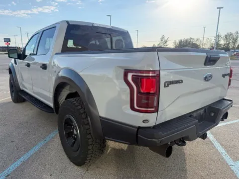 More photos of 2017 Ford F-150 Raptor at Indy Luxury Motorsports, IN