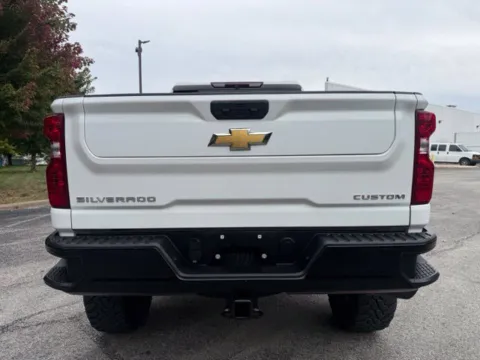 More photos of 2022 Chevrolet Silverado 2500 HD Custom at Indy Luxury Motorsports, IN