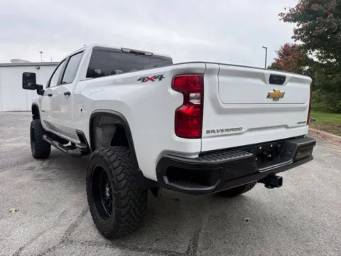 More photos of 2022 Chevrolet Silverado 2500 HD Custom at Indy Luxury Motorsports, IN