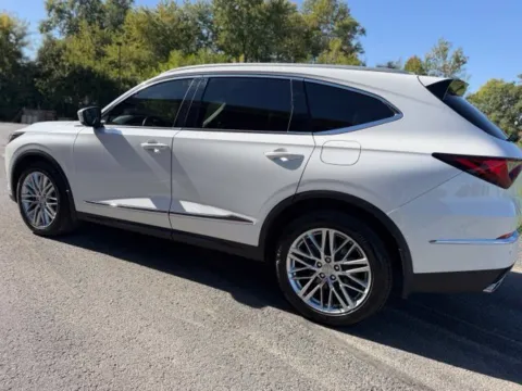 More photos of 2023 Acura MDX Advance at Indy Luxury Motorsports, IN