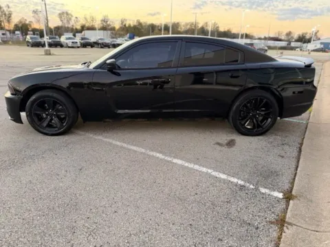 More photos of 2014 Dodge Charger SE at Indy Luxury Motorsports, IN