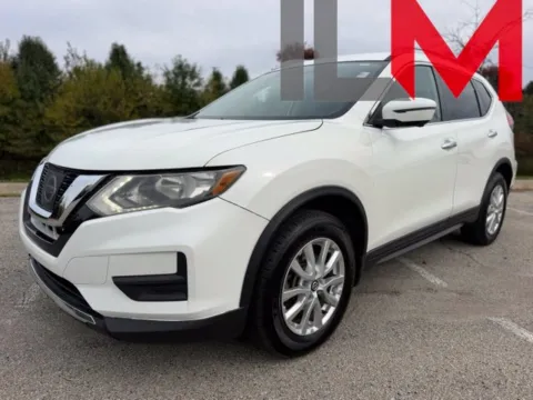 White 2017 Nissan Rogue SV for sale in Indianapolis, IN