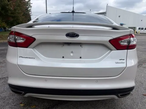 More photos of 2016 Ford Fusion SE at Indy Luxury Motorsports, IN