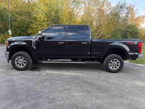 More photos of 2019 Ford F-250SD Lariat at Indy Luxury Motorsports, IN