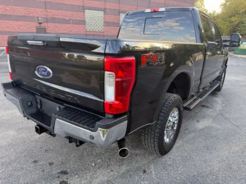 More photos of 2019 Ford F-250SD Lariat at Indy Luxury Motorsports, IN