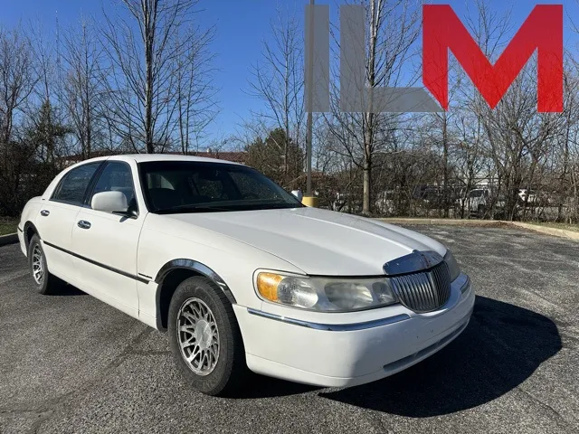 2000 Lincoln Town Car Signature for sale in Indianapolis, IN