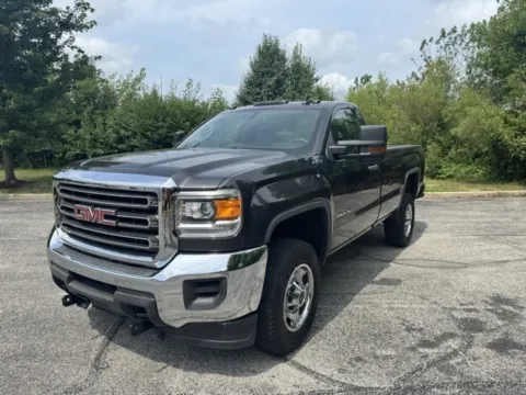 More photos of 2016 GMC Sierra 2500HD at Indy Luxury Motorsports, IN
