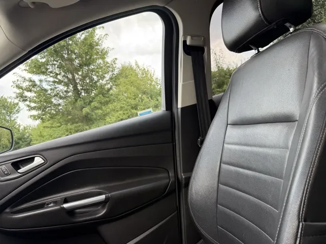 2014 Ford Escape Titanium photo 16