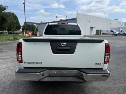 More photos of 2021 Nissan Frontier S at Indy Luxury Motorsports, IN