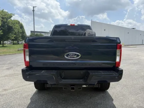 More photos of 2017 Ford F-250SD XLT at Indy Luxury Motorsports, IN