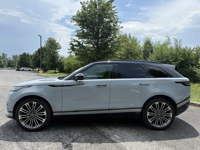 2024 Land Rover Range Rover Velar SE photo 10