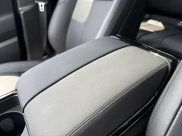 2024 Land Rover Range Rover Velar SE photo 7