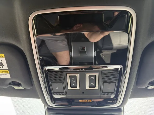 2024 Land Rover Range Rover Velar SE photo 8
