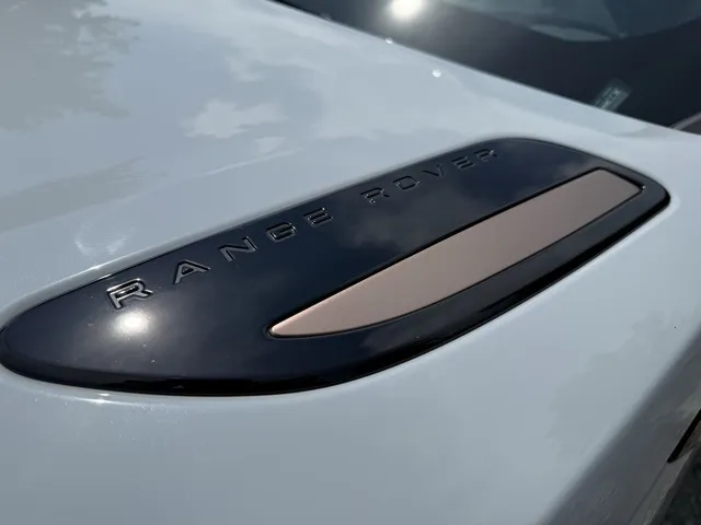 2024 Land Rover Range Rover Velar SE photo 12