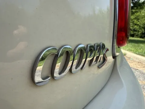 More photos of 2016 MINI Cooper S at Indy Luxury Motorsports, IN