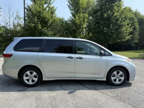 Photos of 2020 Toyota Sienna L for sale in Indianapolis, IN at Indy Luxury Motorsports