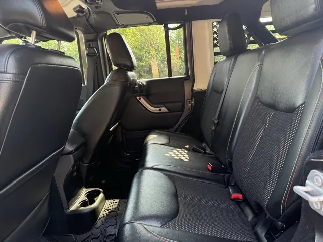 2016 Jeep Wrangler Sahara photo 19