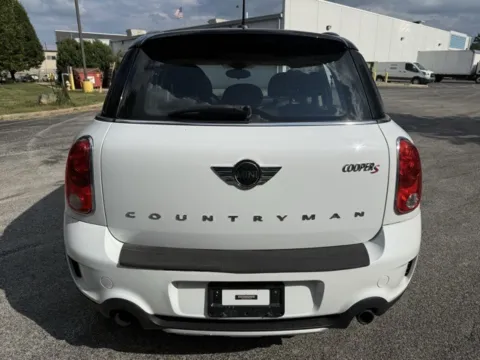 More photos of 2015 MINI Cooper S Countryman at Indy Luxury Motorsports, IN