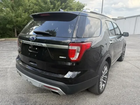 More photos of 2016 Ford Explorer Platinum at Indy Luxury Motorsports, IN