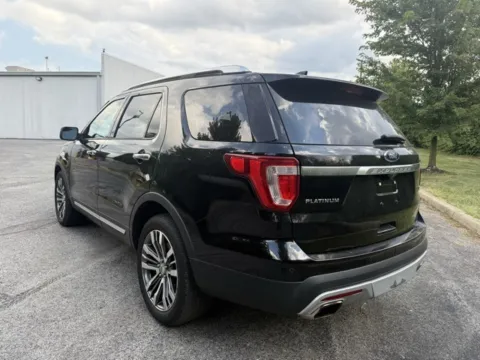 More photos of 2016 Ford Explorer Platinum at Indy Luxury Motorsports, IN