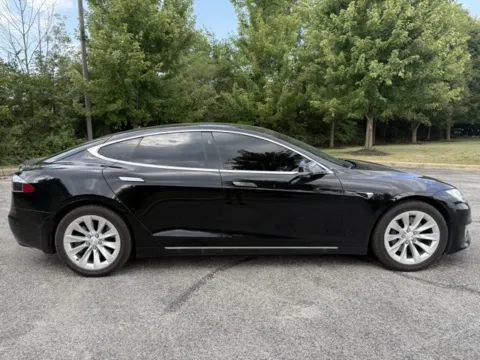 Photos of 2018 Tesla Model S 75D for sale in Indianapolis, IN at Indy Luxury Motorsports