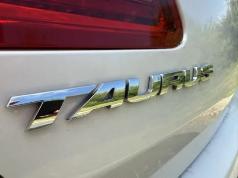 More photos of 2015 Ford Taurus SEL at Indy Luxury Motorsports, IN