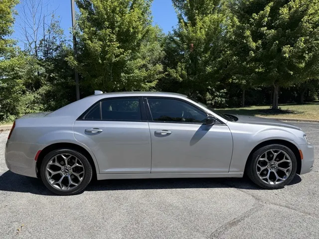 2018 Chrysler 300 Touring Limited photo 10