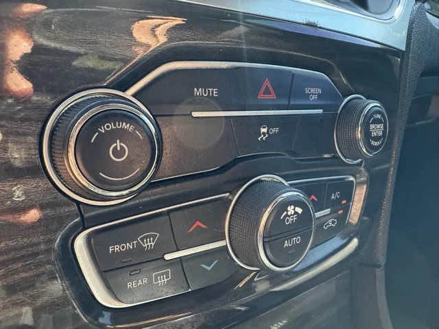 2018 Chrysler 300 Touring Limited photo 25