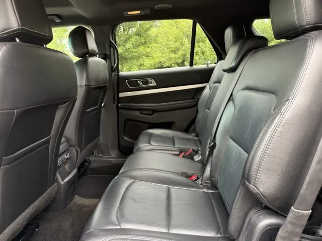 2017 Ford Explorer XLT photo 13