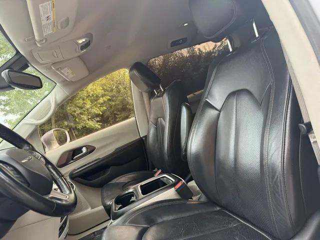 2017 Chrysler Pacifica Touring Plus photo 13