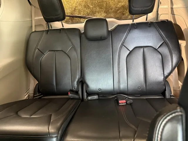 2017 Chrysler Pacifica Touring Plus photo 14