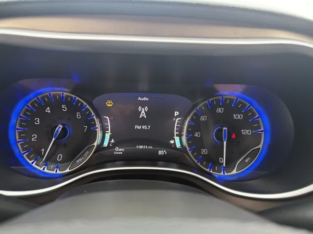 2017 Chrysler Pacifica Touring Plus photo 7