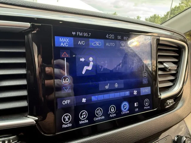 2017 Chrysler Pacifica Touring Plus photo 17