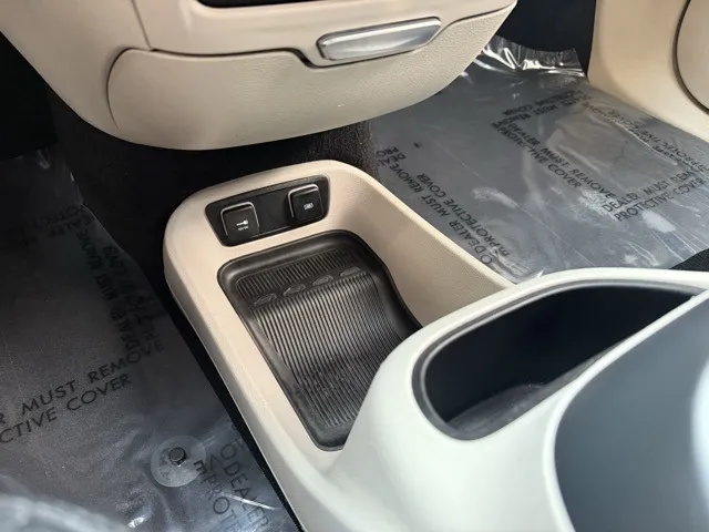 2017 Chrysler Pacifica Touring Plus photo 18