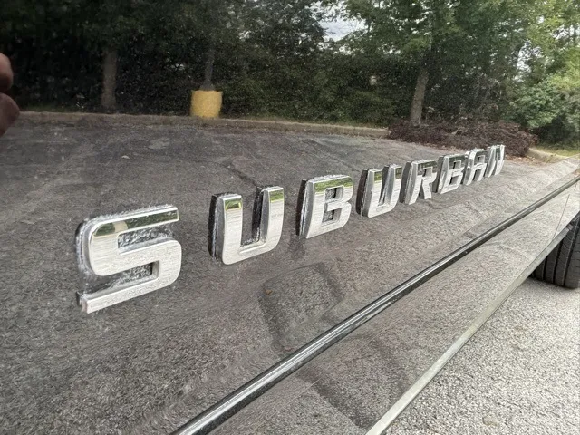 2017 Chevrolet Suburban Premier photo 2