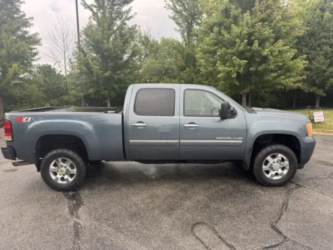More photos of 2011 GMC Sierra 2500HD Denali at Indy Luxury Motorsports, IN