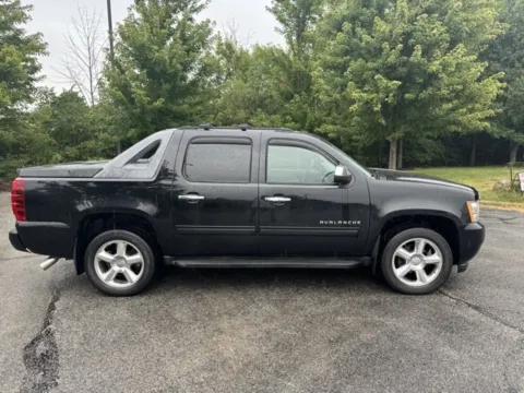 More photos of 2011 Chevrolet Avalanche 1500 LT at Indy Luxury Motorsports, IN