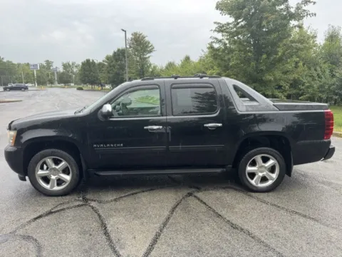 More photos of 2011 Chevrolet Avalanche 1500 LT at Indy Luxury Motorsports, IN