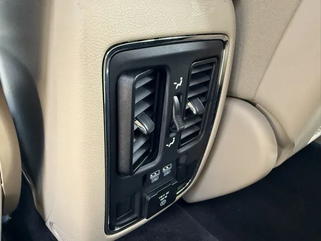2019 Jeep Grand Cherokee Limited photo 24