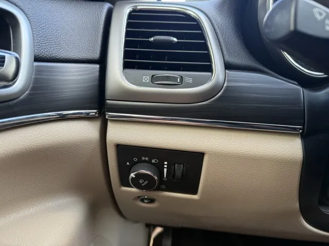 2019 Jeep Grand Cherokee Limited photo 16