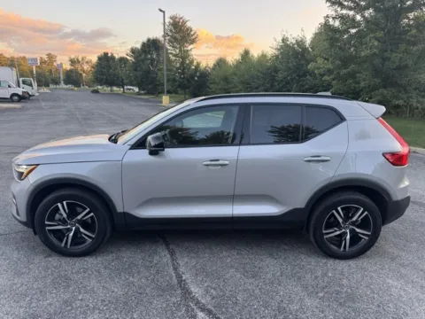 More photos of 2024 Volvo XC40 B5 Core at Indy Luxury Motorsports, IN