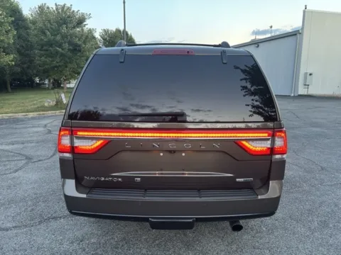 More photos of 2015 Lincoln Navigator L at Indy Luxury Motorsports, IN