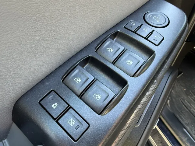 2017 Chevrolet Tahoe LT photo 4