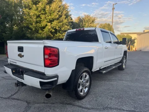 More photos of 2018 Chevrolet Silverado 2500HD LTZ at Indy Luxury Motorsports, IN