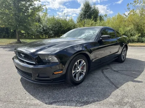 More photos of 2013 Ford Mustang V6 Premium at Indy Luxury Motorsports, IN