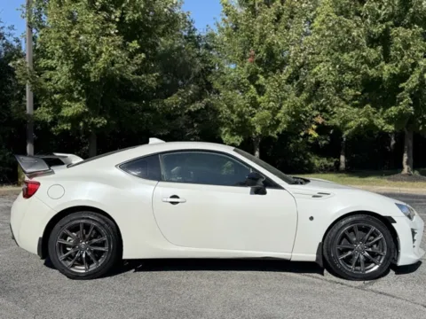 Photos of 2017 Toyota 86 for sale in Indianapolis, IN at Indy Luxury Motorsports