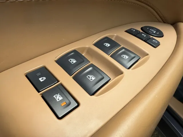 2015 Cadillac Escalade Platinum photo 14