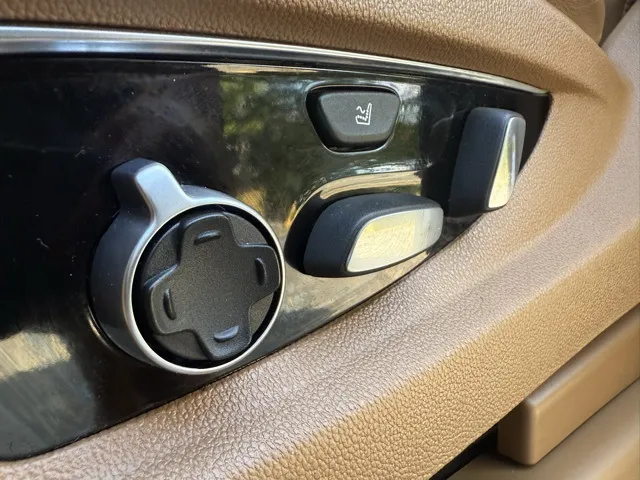 2015 Cadillac Escalade Platinum photo 15